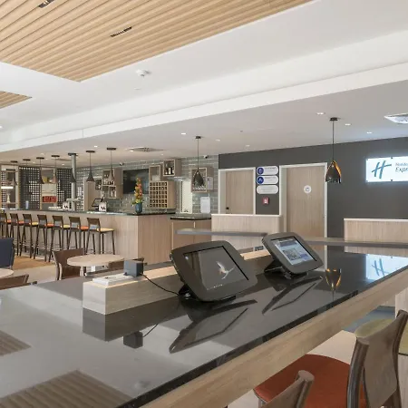 Отель Express - Frankfurt - Westend, An Ihg 2*