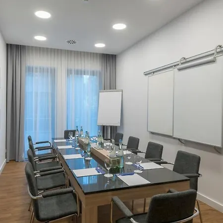 Express - Frankfurt - Westend, An Ihg