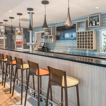 Отель Express - Frankfurt - Westend, An Ihg