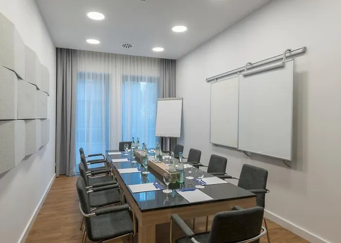 Express - Frankfurt - Westend, An Ihg